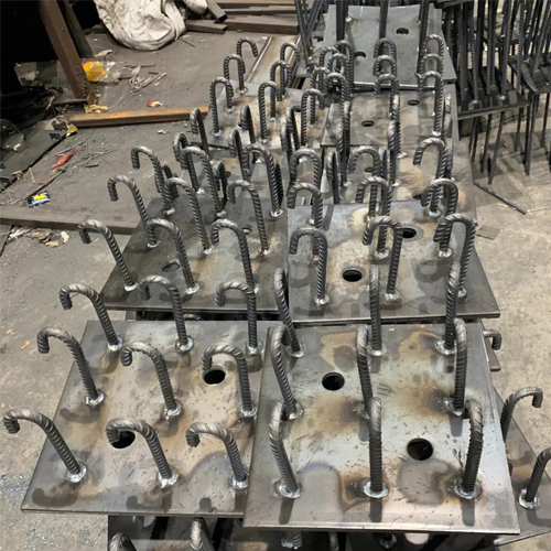 图纸中如何确定益阳预埋件的位置？